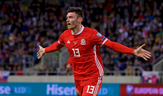 Киффер Мур, twitter.com/fawales