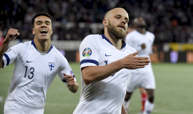 Теему Пукки, PHOTO HUUHKAJAT