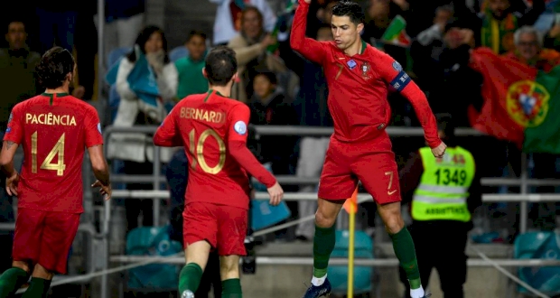 В активе Роналду 98 голов за Португалию, Getty Images