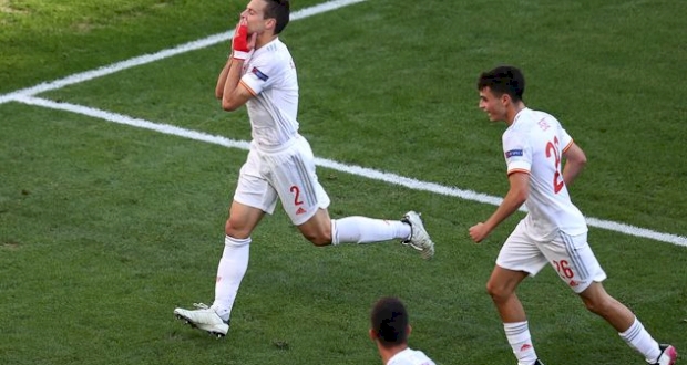 Сезар Аспиликуэта в матче против Хорватии, Getty Images