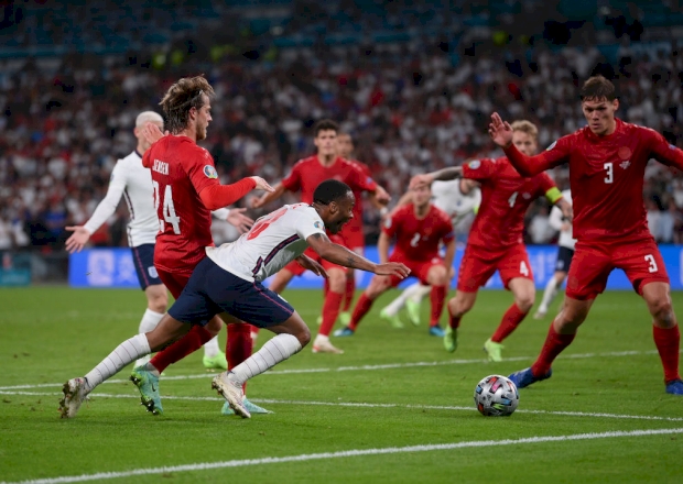 Рахим Стерлинг в матче против Дании, Getty Images