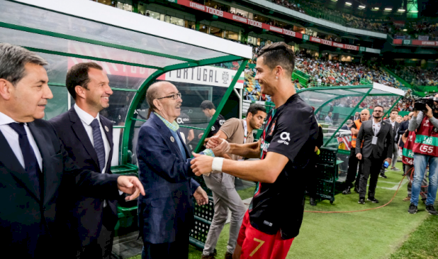 Роналду празднует забитый гол, twitter.com/selecaoportugal