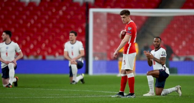 Кшиштоф Пьонтек в матче против Англии, Getty Images